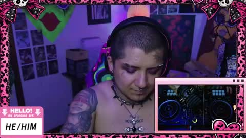 Snapshot of ftmbiggestclit chatting on April 29, 2:15 am Kevin online show from April 29, 2:15 am