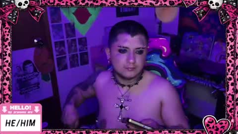 Snapshot of ftmbiggestclit chatting on June 1, 4:25 am Kevin online show from June 1, 4:25 am