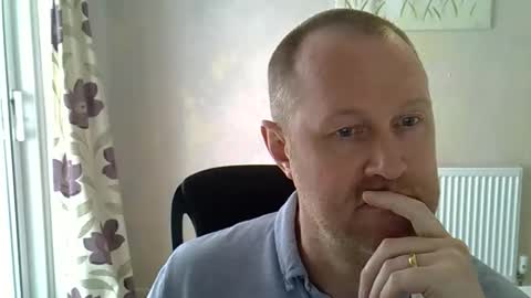 Snapshot of fuck_buddy_uk chatting on May 7, 8:20 am Fuck Buddy UK online show from May 7, 8:20 am