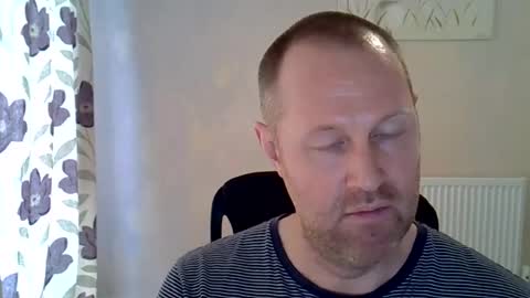 Snapshot of fuck_buddy_uk chatting on June 19, 12:53 pm Fuck Buddy UK online show from June 19, 12:53 pm