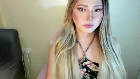 R A I N M O R A L E S  G M A I L . C O M online show from April 17, 8:56 pm