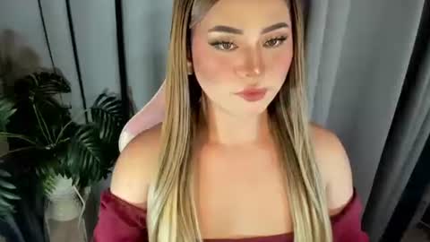 Snapshot of fuckdoll_rain chatting on June 11, 2:33 am R A I N M O R A L E S G M A I L . C O M online show from June 11, 2:33 am
