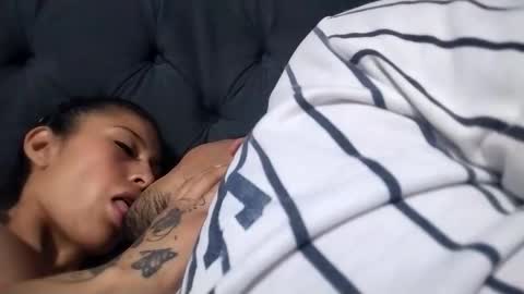 Snapshot of fuckincouple4u chatting on May 2, 9:58 am fuckincouple4u online show from May 2, 9:58 am
