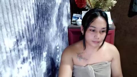 Snapshot of fucking_crystal chatting on May 12, 3:58 am ITS ME CRYSTAL online show from May 12, 3:58 am