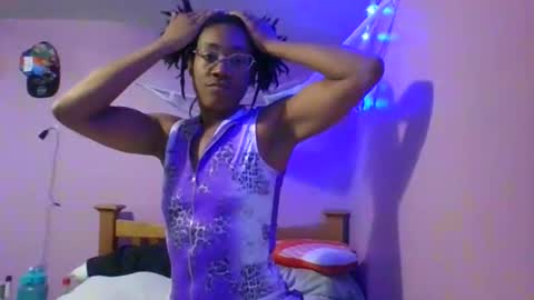 Snapshot of fuckitwehere chatting on October 29, 4:37 am fuckitwehere online show from October 29, 4:37 am