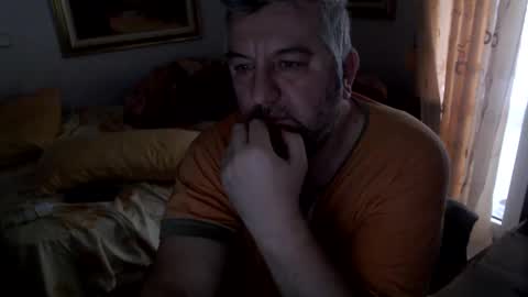 Snapshot of fukingcrazy chatting on December 7, 9:39 am fukingcrazy online show from December 7, 9:39 am