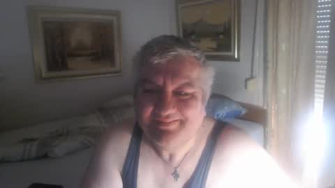 Snapshot of fukingcrazy chatting on May 1, 9:58 am fukingcrazy online show from May 1, 9:58 am