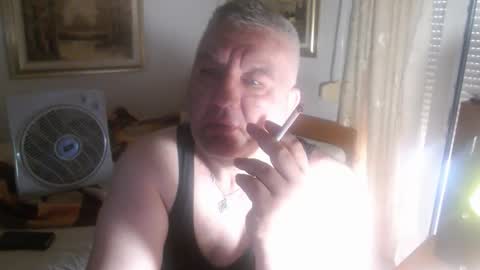 Snapshot of fukingcrazy chatting on May 31, 8:32 am fukingcrazy online show from May 31, 8:32 am
