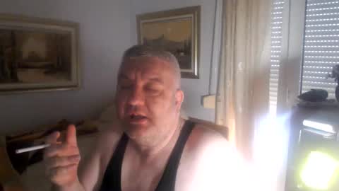 Snapshot of fukingcrazy chatting on June 5, 8:31 am fukingcrazy online show from June 5, 8:31 am