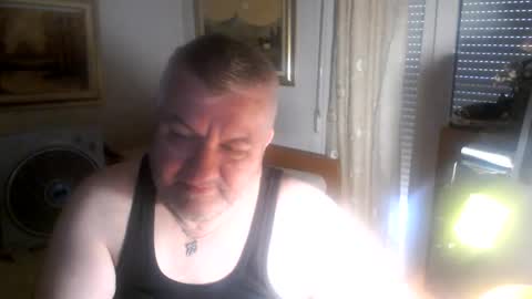 Snapshot of fukingcrazy chatting on June 9, 6:36 am fukingcrazy online show from June 9, 6:36 am