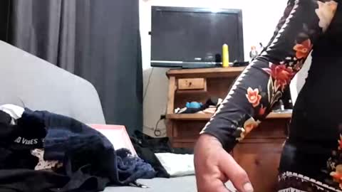 Snapshot of full4cefull chatting on December 4, 1:31 pm Pizzaz online show from December 4, 1:31 pm