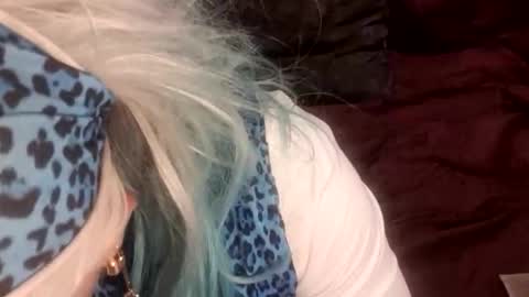 Snapshot of full4cefull chatting on September 27, 10:09 am Pizzaz online show from September 27, 10:09 am