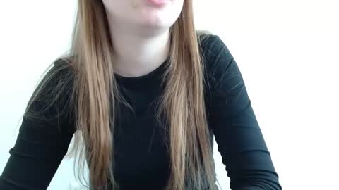Snapshot of funemma000 chatting on April 24, 8:06 am Emma online show from April 24, 8:06 am