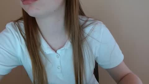Snapshot of funemma000 chatting on May 7, 9:14 am Emma online show from May 7, 9:14 am