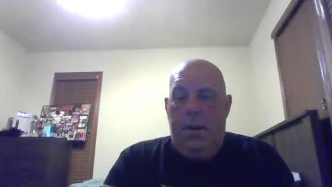 Snapshot of funguywi45 chatting on September 30, 1:32 am funguywi45 online show from September 30, 1:32 am