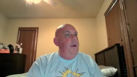 Snapshot of funguywi45 chatting on May 5, 3:09 pm funguywi45 online show from May 5, 3:09 pm
