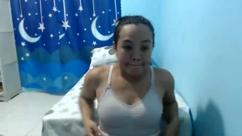 Snapshot of funluvnpinay4u chatting on April 22, 1:08 am MAE online show from April 22, 1:08 am