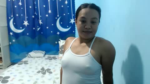 Snapshot of funluvnpinay4u chatting on April 23, 12:01 am MAE online show from April 23, 12:01 am