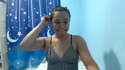 Snapshot of funluvnpinay4u chatting on April 24, 11:51 pm MAE online show from April 24, 11:51 pm