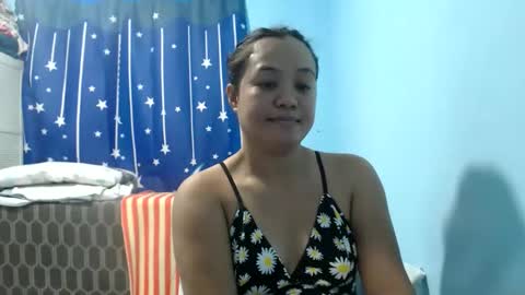 Snapshot of funluvnpinay4u chatting on April 25, 12:08 pm MAE online show from April 25, 12:08 pm