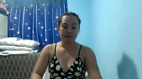 Snapshot of funluvnpinay4u chatting on April 25, 1:41 pm MAE online show from April 25, 1:41 pm