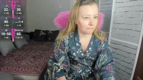 Snapshot of funny_bunny4 chatting on March 9, 4:44 pm funny_bunny4 online show from March 9, 4:44 pm