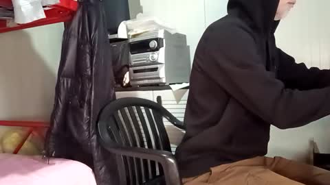 Italian men online show from May 10, 6:40 am