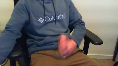 Snapshot of funnyeucouple chatting on May 2, 12:04 am YWhiteNiceMan online show from May 2, 12:04 am