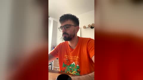 Snapshot of funnyroom23 chatting on April 20, 8:17 am funnyroom23 online show from April 20, 8:17 am