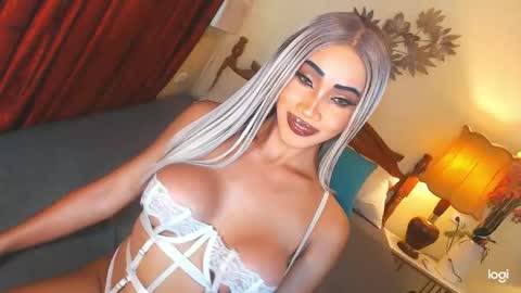 Snapshot of funtastic_harlow chatting on April 25, 1:41 pm Maddonna online show from April 25, 1:41 pm