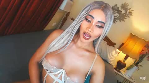 Snapshot of funtastic_harlow chatting on April 28, 7:57 am Maddonna online show from April 28, 7:57 am