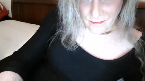 Snapshot of funtimetgirl chatting on April 11, 10:19 am Jessie Love online show from April 11, 10:19 am