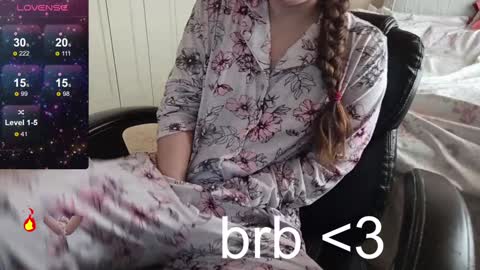 Snapshot of fuxkme_jen chatting on January 4, 5:37 pm fuxkme_jen online show from January 4, 5:37 pm