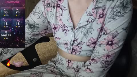 Snapshot of fuxkme_jen chatting on January 4, 9:31 pm fuxkme_jen online show from January 4, 9:31 pm