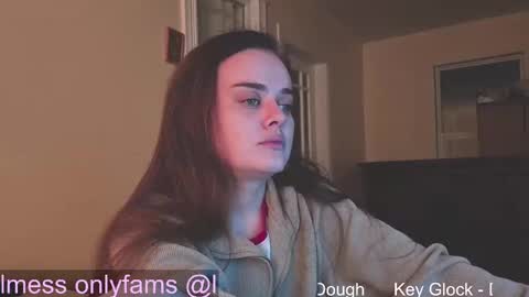 Snapshot of fuxkme_jen chatting on September 10, 11:27 pm fuxkme_jen online show from September 10, 11:27 pm