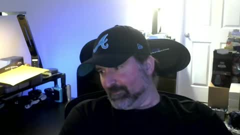 Snapshot of fuzz69_ chatting on May 1, 1:32 am fuzz69_ online show from May 1, 1:32 am