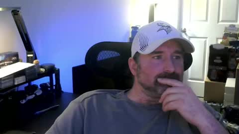 Snapshot of fuzz69_ chatting on May 11, 9:01 pm fuzz69_ online show from May 11, 9:01 pm