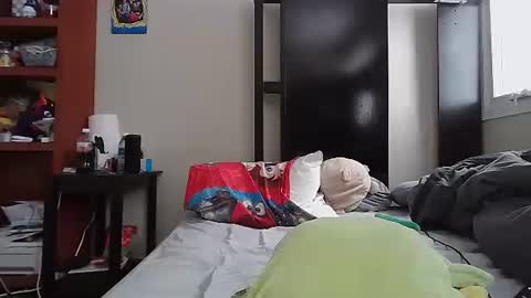 fuzzypeaches87 online show from January 15, 4:00 pm