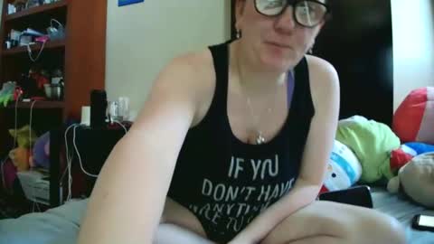 Snapshot of fuzzypeaches87 chatting on April 23, 3:25 pm fuzzypeaches87 online show from April 23, 3:25 pm