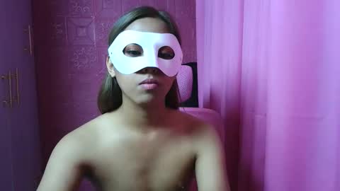 Snapshot of fvckingamara chatting on February 16, 10:00 am fvckingamara online show from February 16, 10:00 am