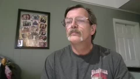 Snapshot of fxson8 chatting on November 17, 7:19 pm fxson8 online show from November 17, 7:19 pm