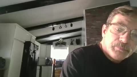 Snapshot of fxson8 chatting on April 10, 2:11 pm fxson8 online show from April 10, 2:11 pm