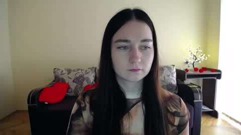 Snapshot of gabby_di chatting on May 1, 8:41 am Jaklin online show from May 1, 8:41 am