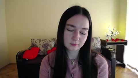 Snapshot of gabby_di chatting on May 5, 9:06 am Jaklin online show from May 5, 9:06 am