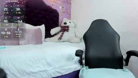 Snapshot of gabby_foox chatting on June 11, 11:14 pm Gaby Fox online show from June 11, 11:14 pm