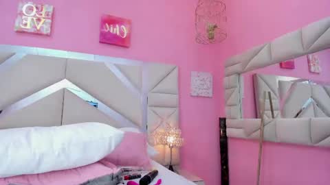 Snapshot of gabby_monroe chatting on June 25, 12:32 am Gabby online show from June 25, 12:32 am