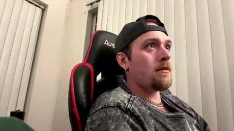 Snapshot of gabed72 chatting on March 5, 4:52 am Gabe online show from March 5, 4:52 am