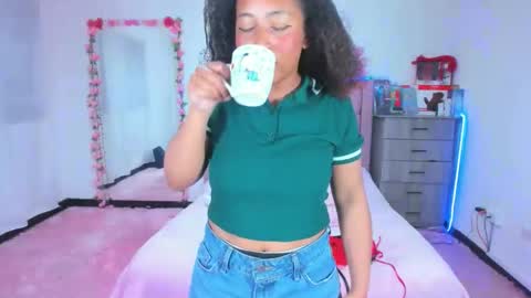 Snapshot of gabi_jhons_23 chatting on September 24, 10:51 am gabi_jhons_23 online show from September 24, 10:51 am