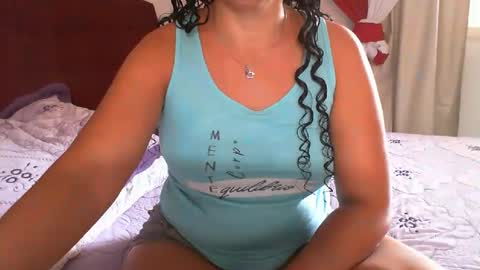 Snapshot of gabibrasil chatting on April 20, 3:26 pm gaby layla online show from April 20, 3:26 pm