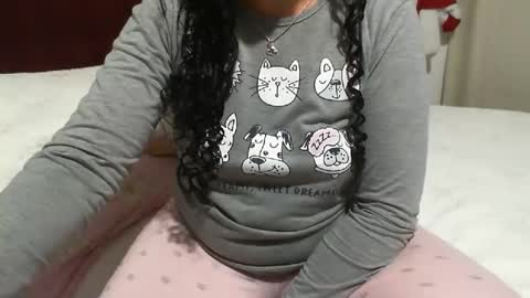 Snapshot of gabibrasil chatting on May 18, 9:20 pm gaby layla online show from May 18, 9:20 pm
